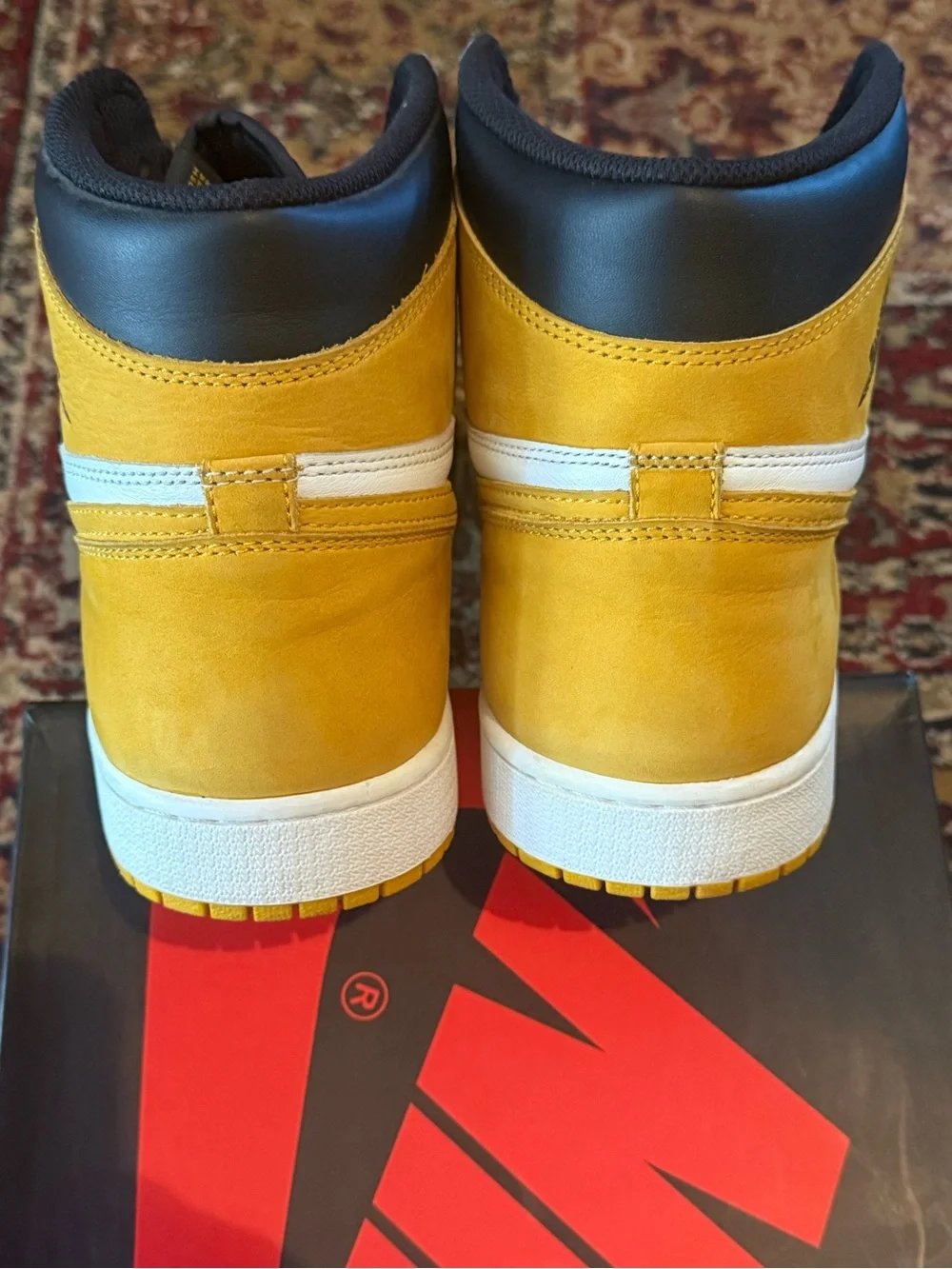 Jordan 1 Retro High Yellow Ochre - Sneakers in Black, White & Yellow